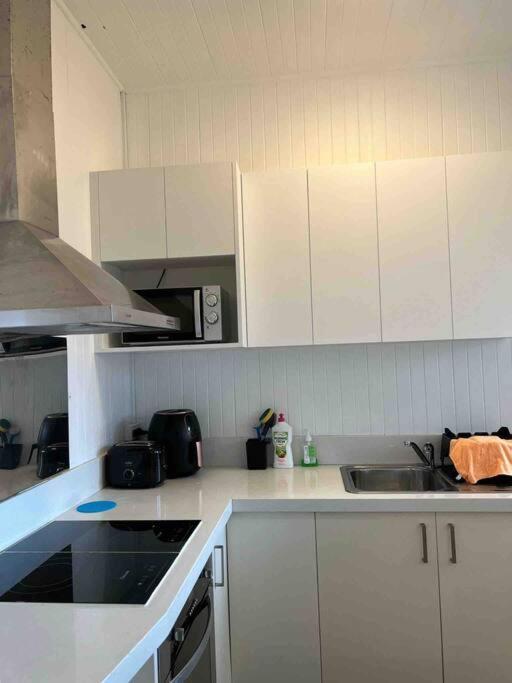 Sunny Apartment In Central Karori Wellington Luaran gambar