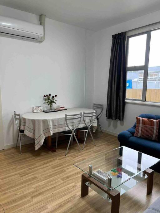 Sunny Apartment In Central Karori Wellington Luaran gambar